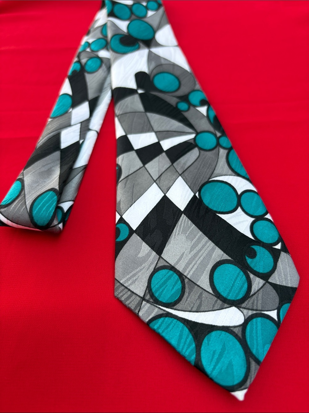Exchange Unlimited vintage abstract tie!